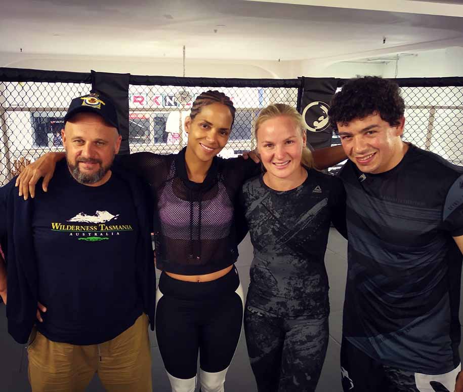 Sao nữ Oscar kể chuyện “gãy xương” khi đóng phim cùng nhà vô địch UFC